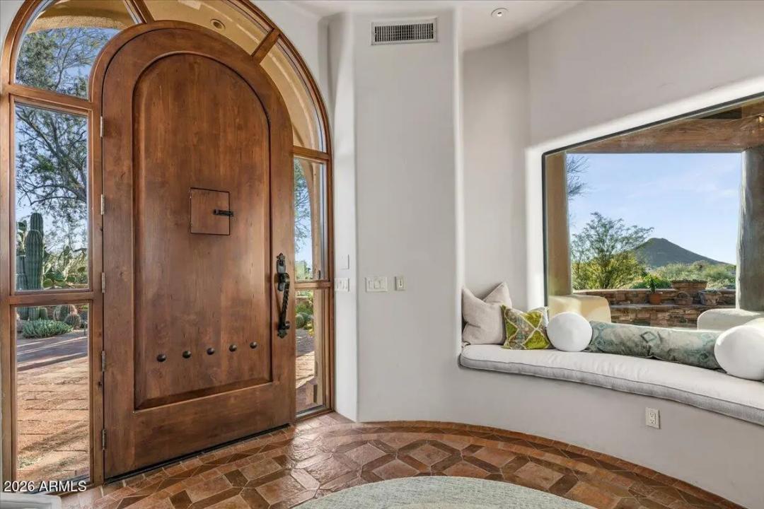 Real Estate Picture 12