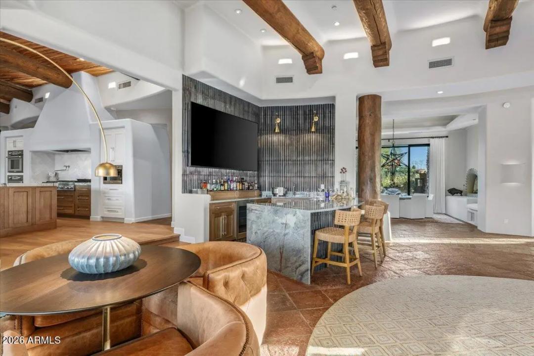 Real Estate Picture 15