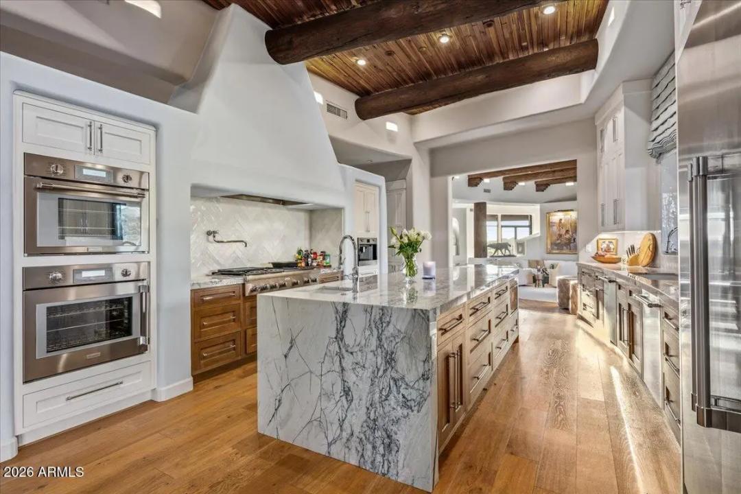 Real Estate Picture 24