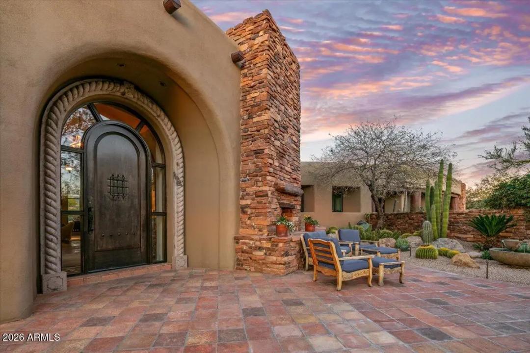 Real Estate Picture 3