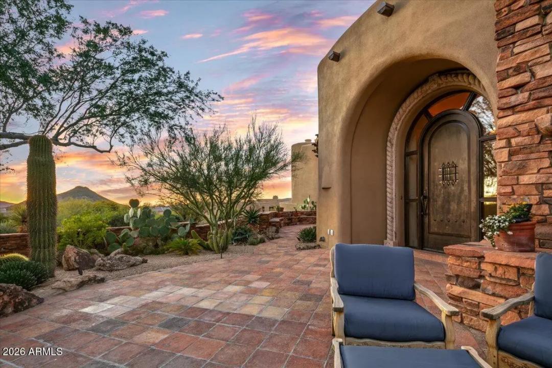 Real Estate Picture 4