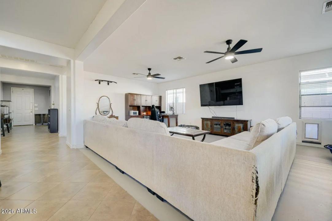 Real Estate Picture 6