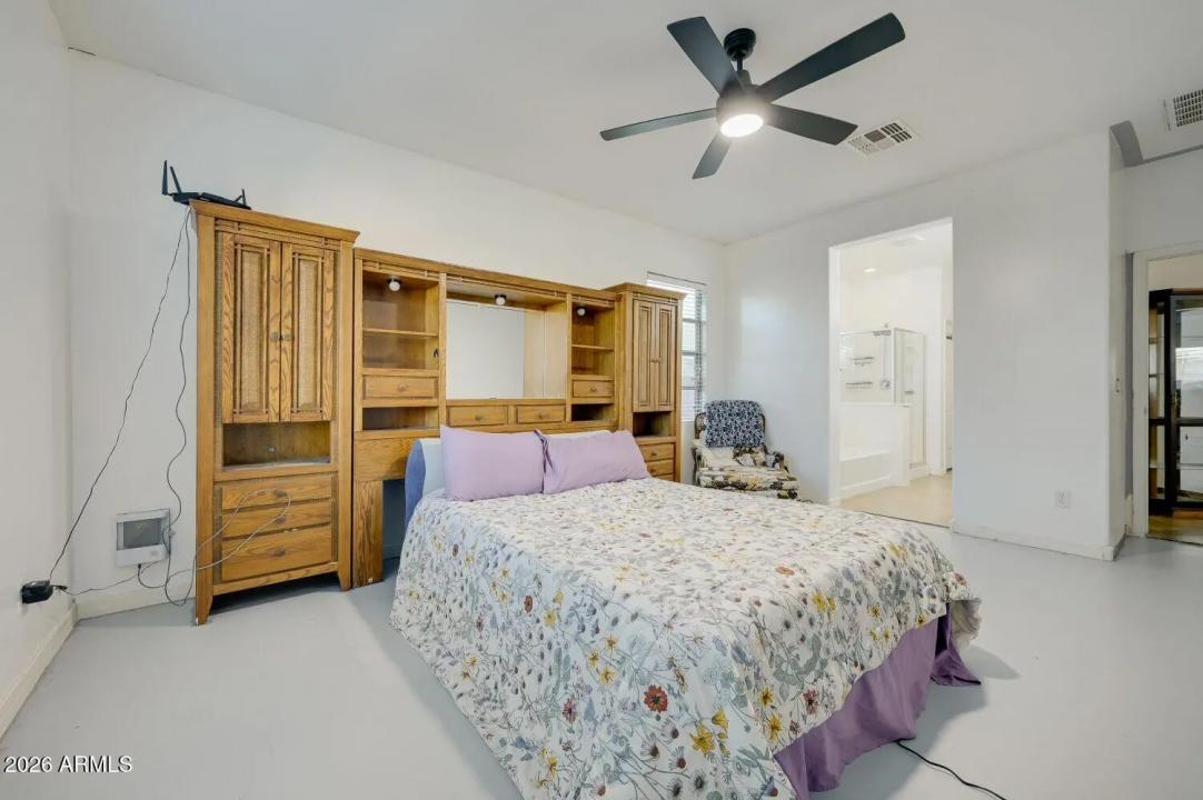 Real Estate Picture 13