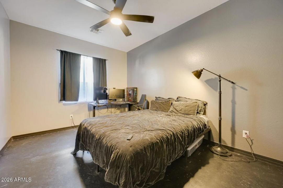 Real Estate Picture 15