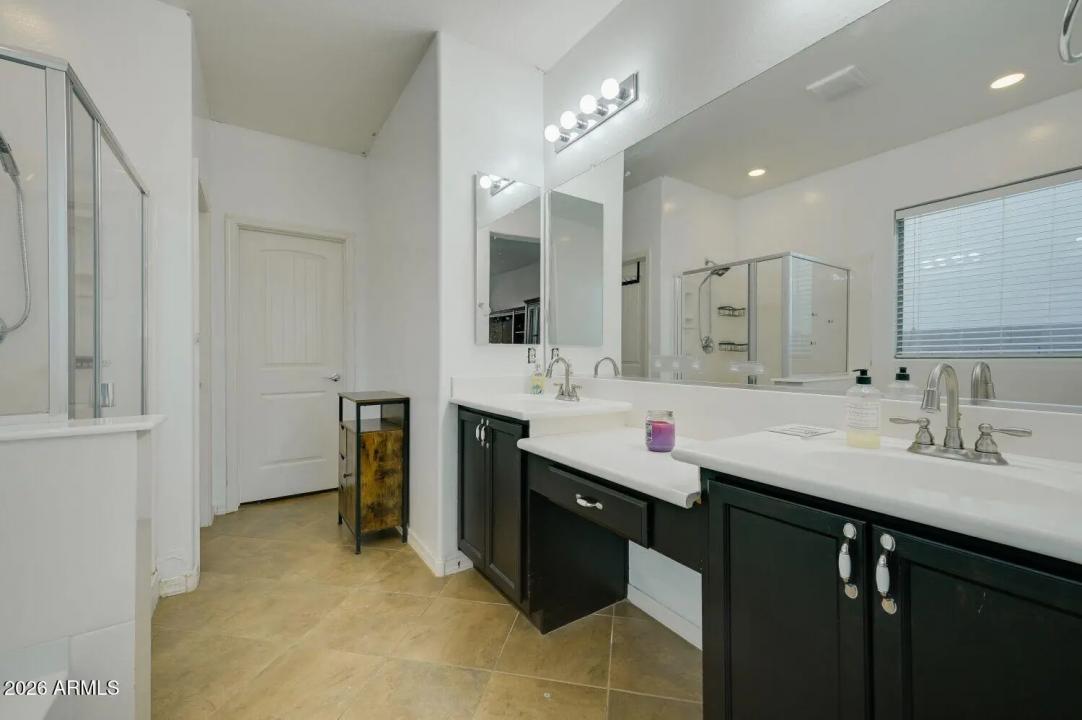 Real Estate Picture 16