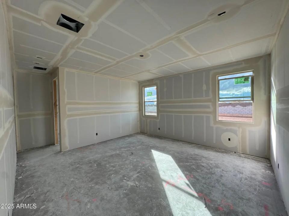 Real Estate Picture 6