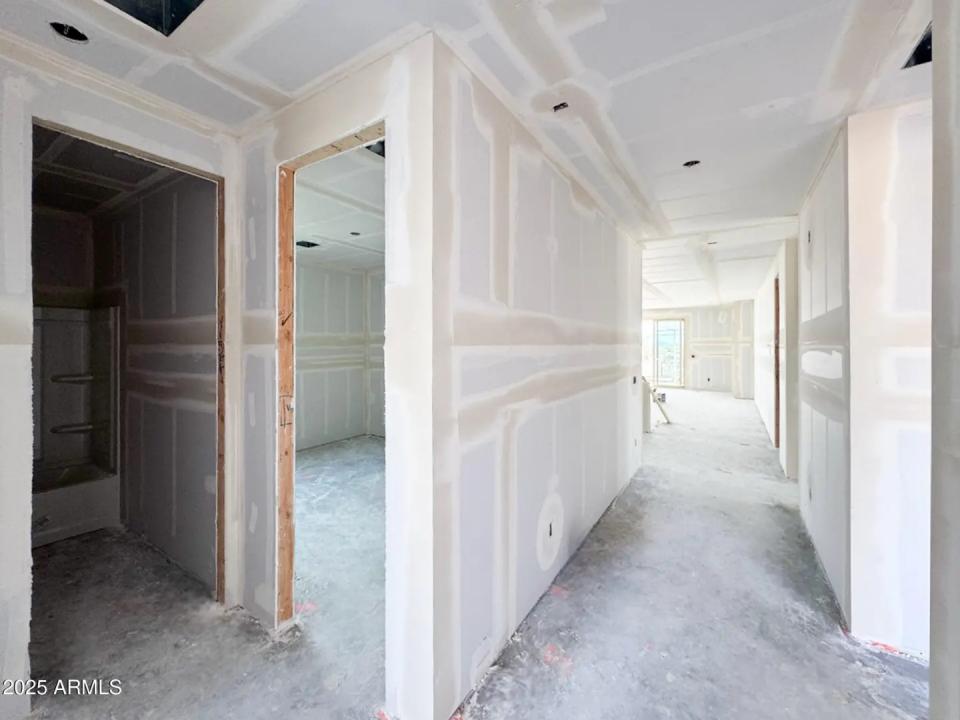 Real Estate Picture 3