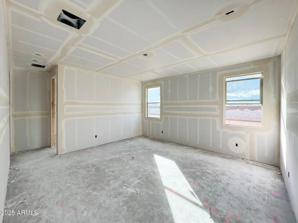 Real Estate Picture 6