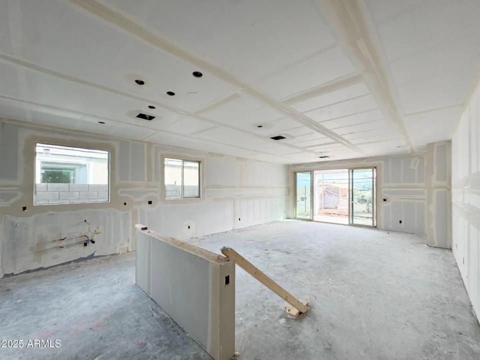 Real Estate Picture 8