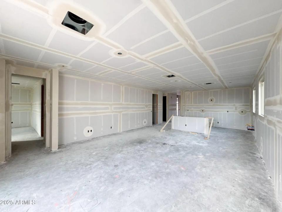 Real Estate Picture 9