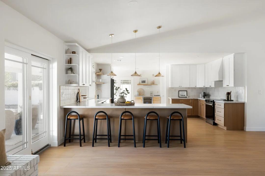 Real Estate Picture 18