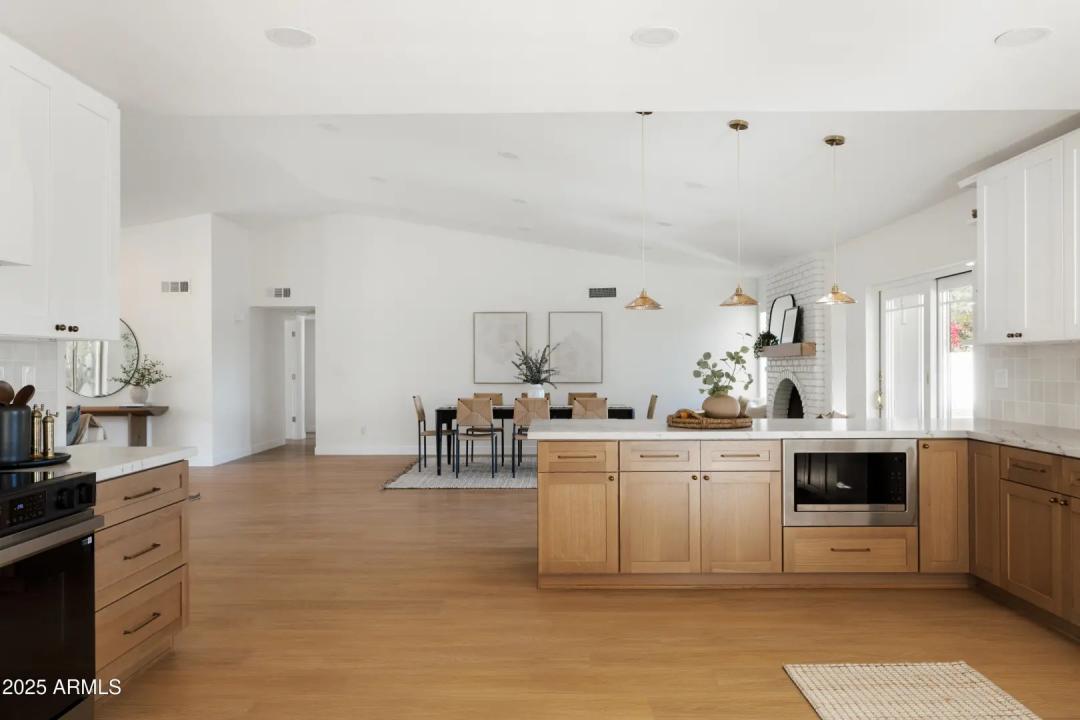 Real Estate Picture 21