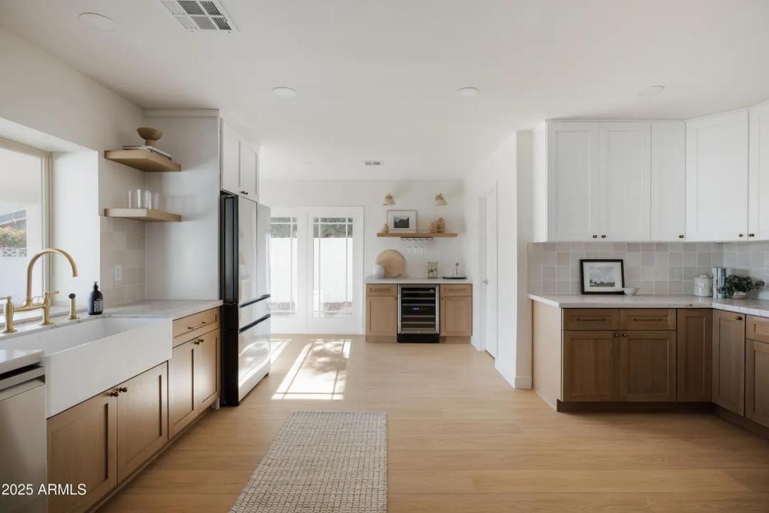 Real Estate Picture 24