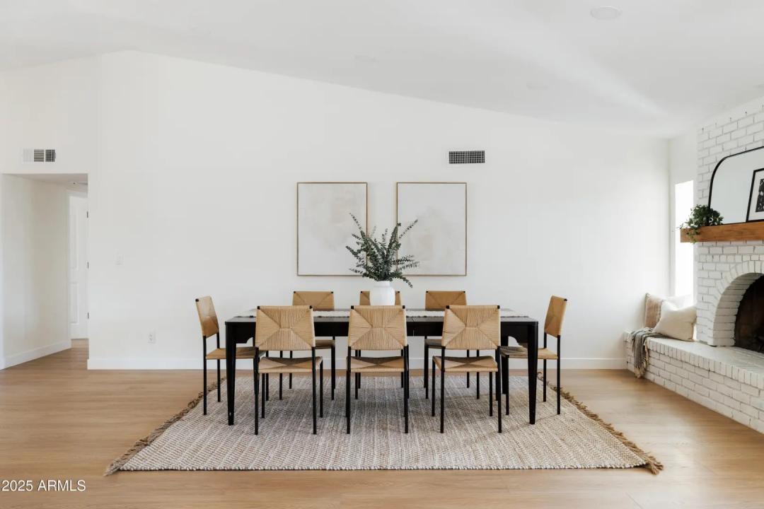 Real Estate Picture 14