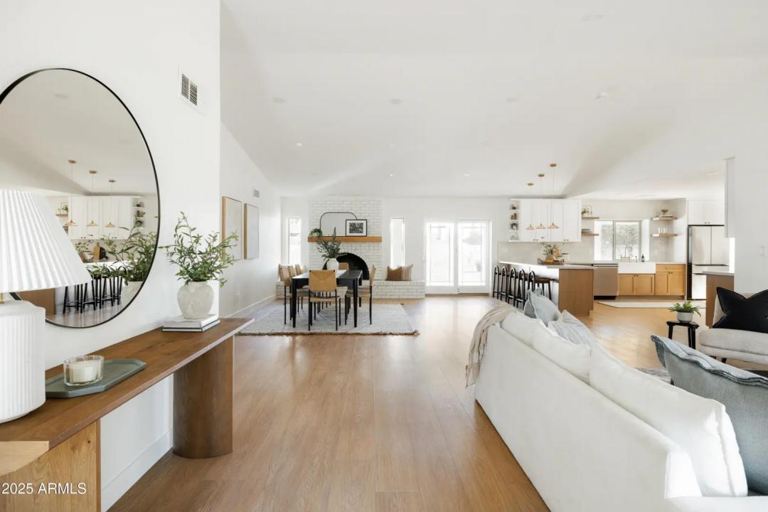 Real Estate Picture 5