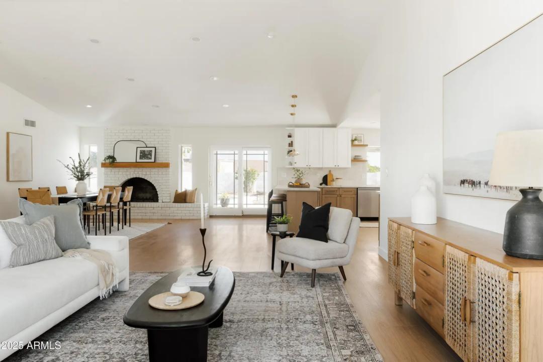 Real Estate Picture 10