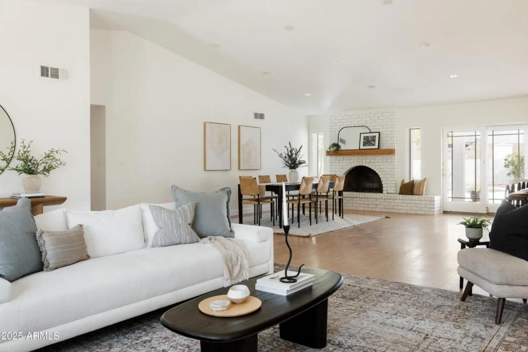 Real Estate Picture 9