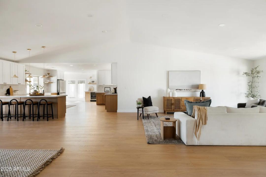 Real Estate Picture 11