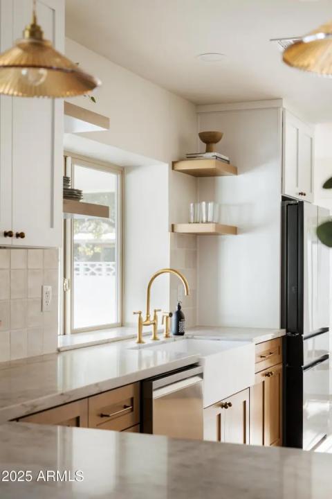 Real Estate Picture 20