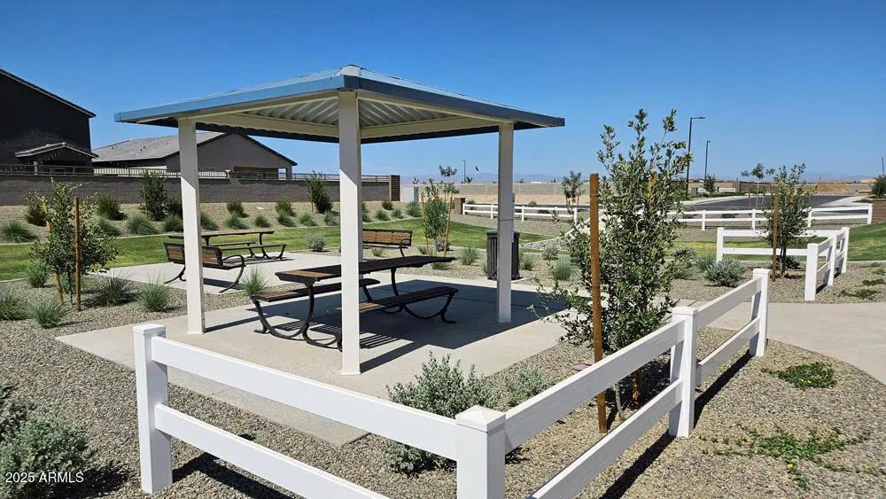 Real Estate Picture 7