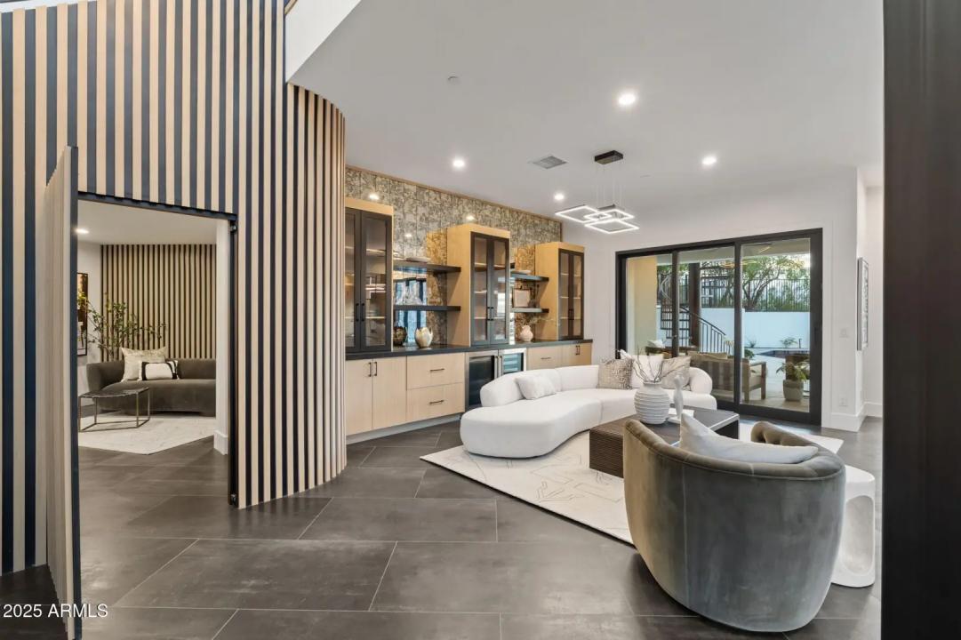 Real Estate Picture 6