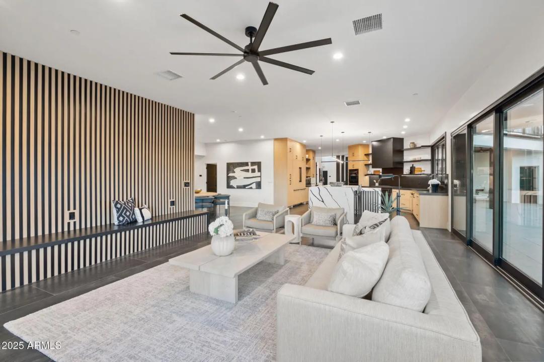 Real Estate Picture 18