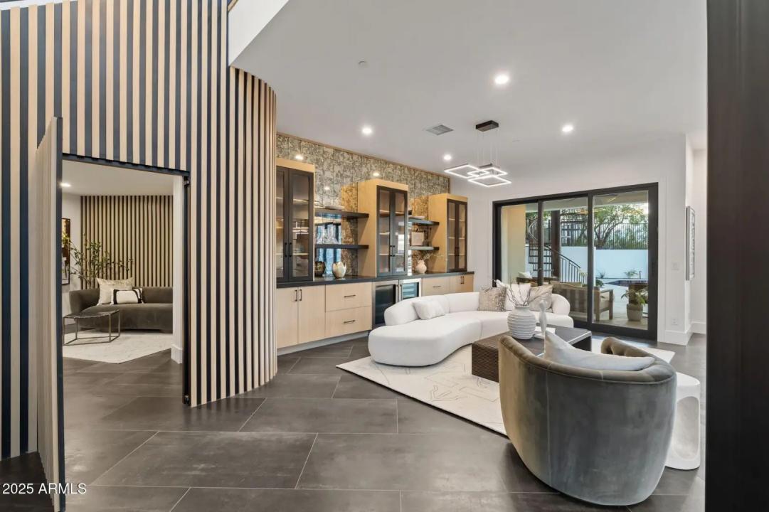 Real Estate Picture 6