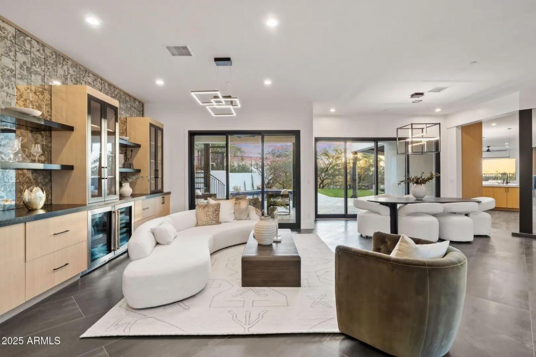 Real Estate Picture 7