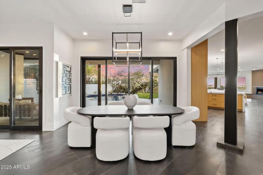 Real Estate Picture 10
