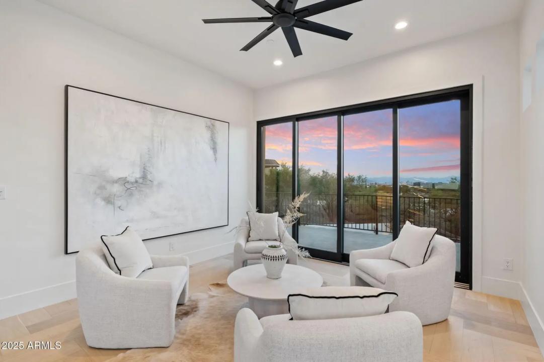 Real Estate Picture 24