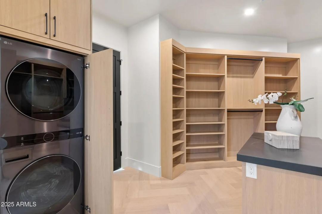 Real Estate Picture 33