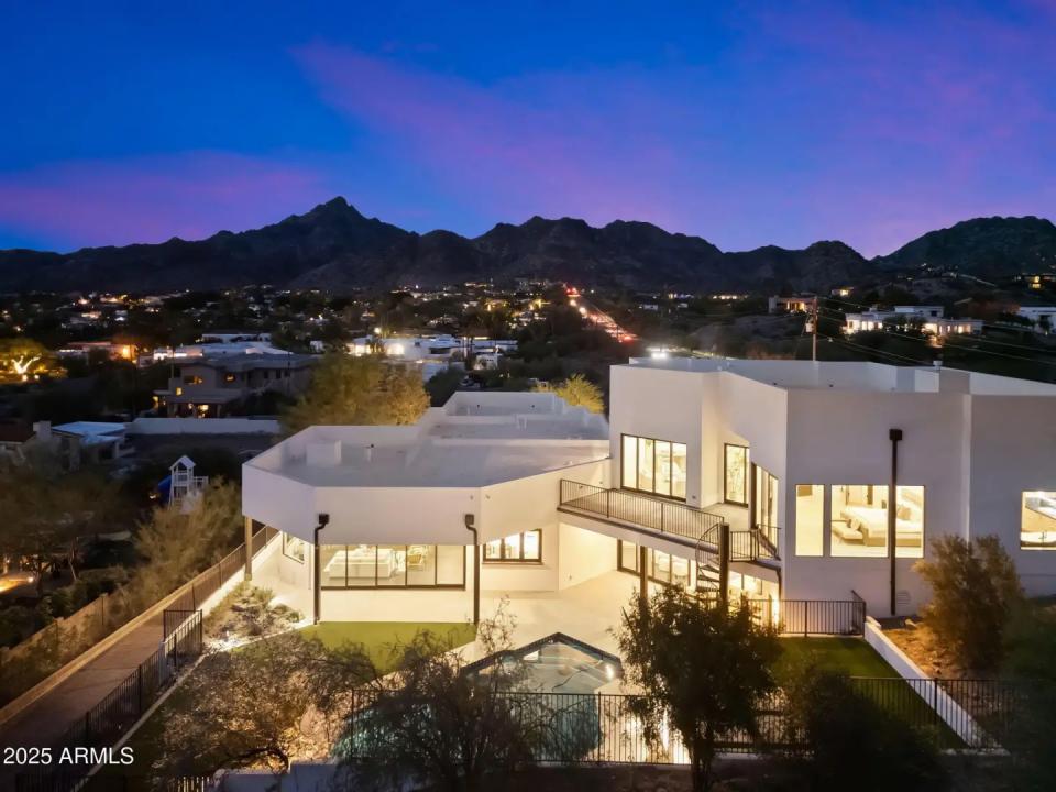 Real Estate Picture 50