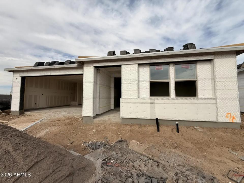 Real Estate Picture 3