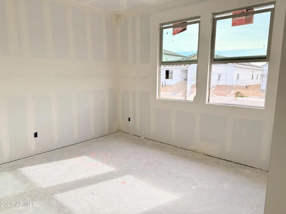 Real Estate Picture 5