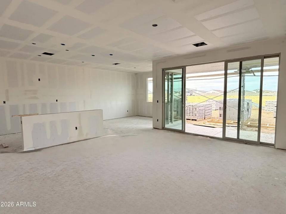 Real Estate Picture 7