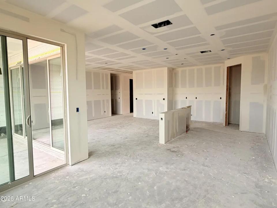 Real Estate Picture 8