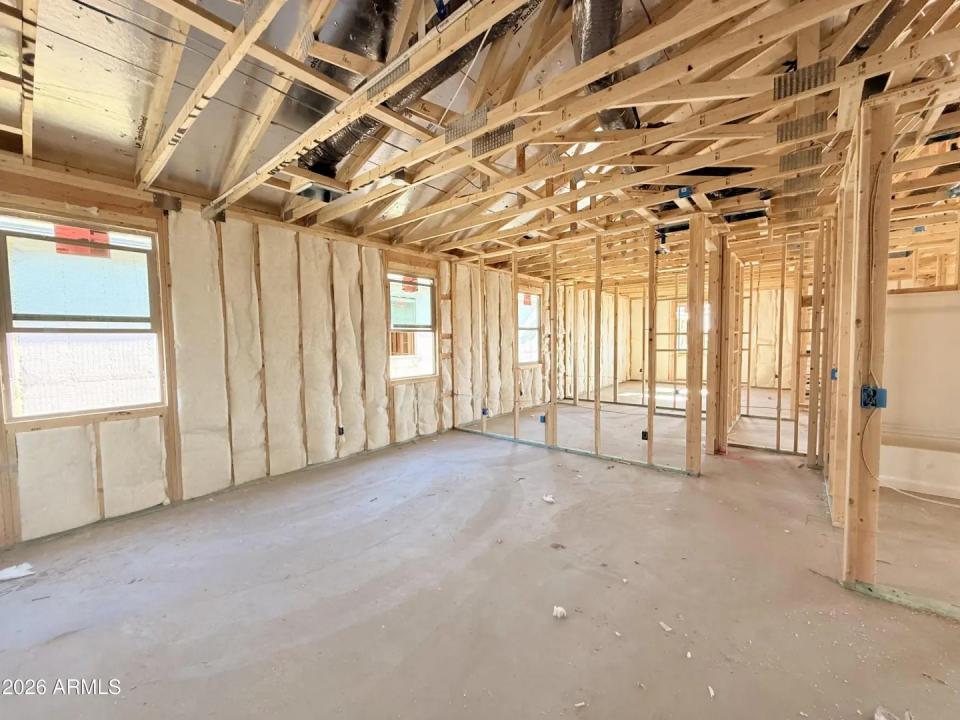 Real Estate Picture 7