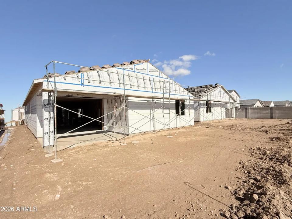 Real Estate Picture 8