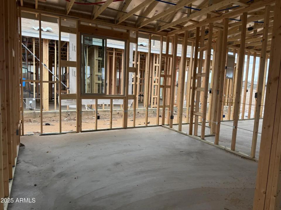 Real Estate Picture 7