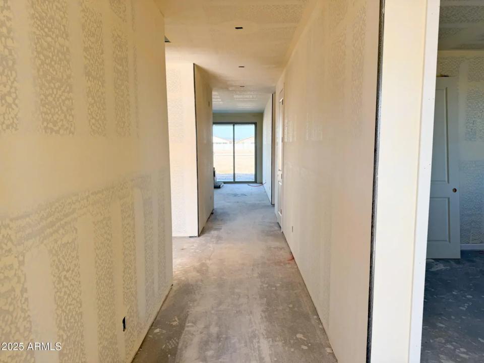 Real Estate Picture 3