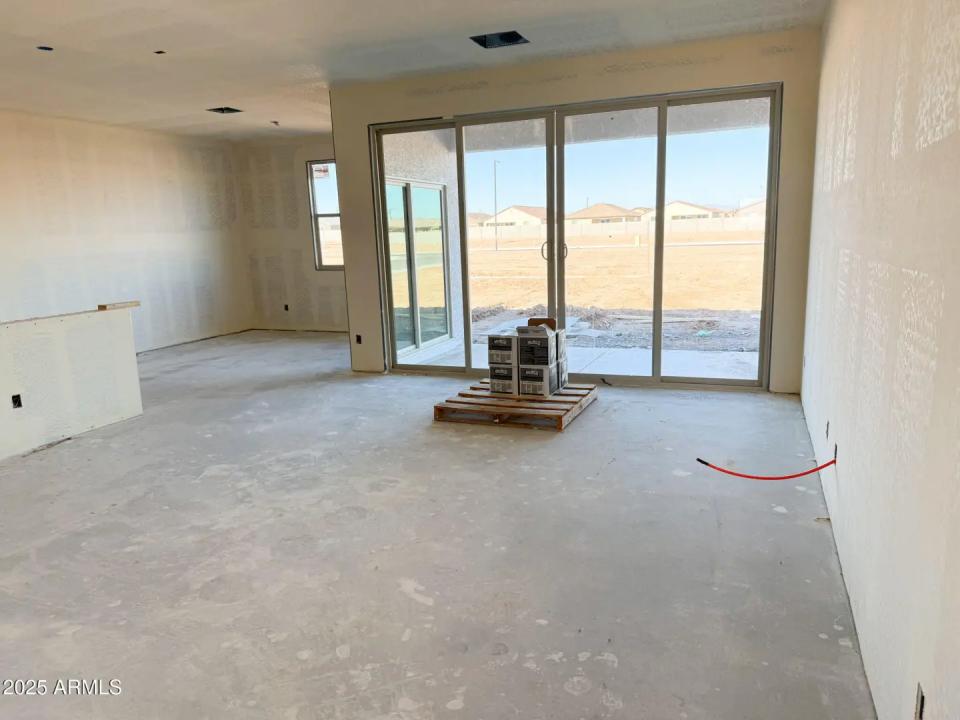 Real Estate Picture 5