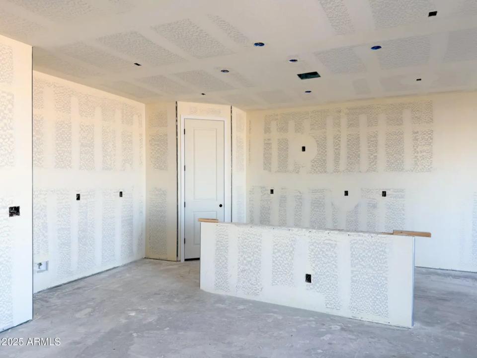 Real Estate Picture 7