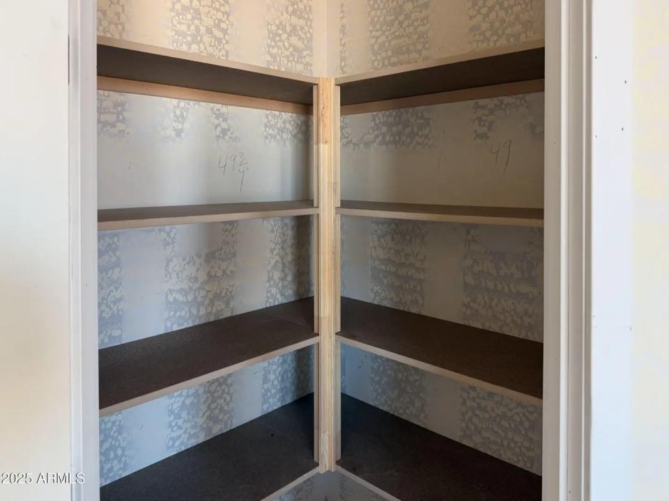 Real Estate Picture 8