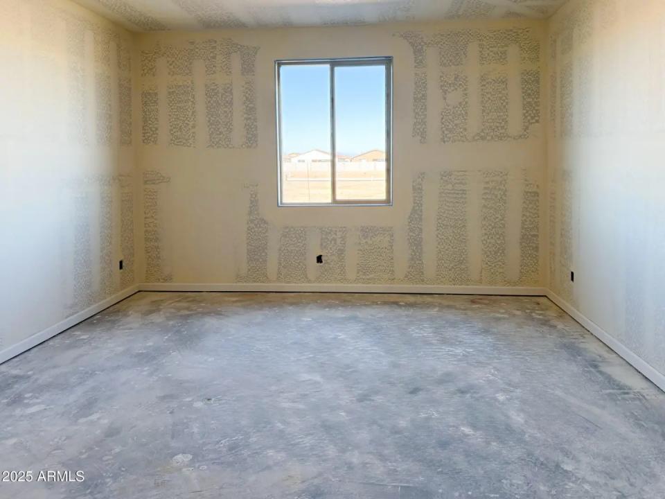 Real Estate Picture 10