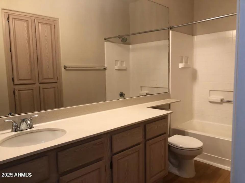 Real Estate Picture 7