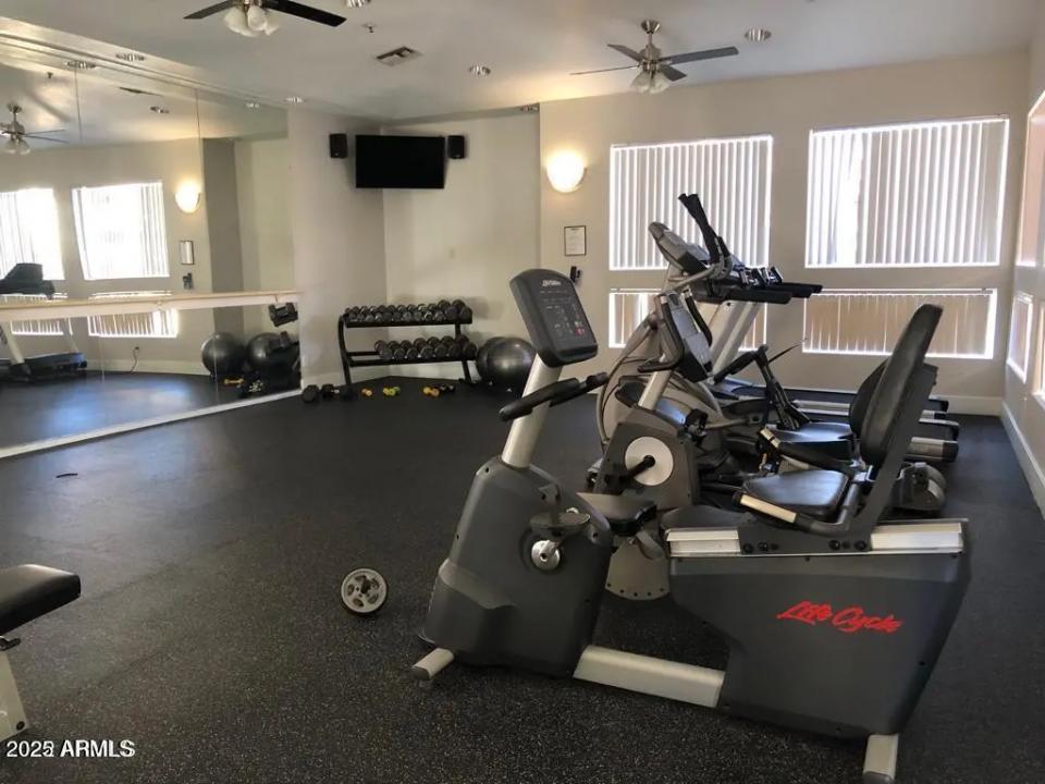 Real Estate Picture 14