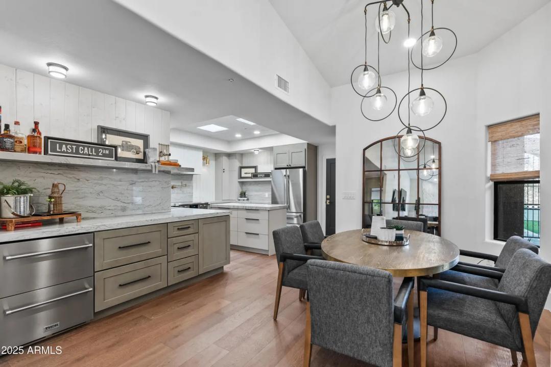 Real Estate Picture 11