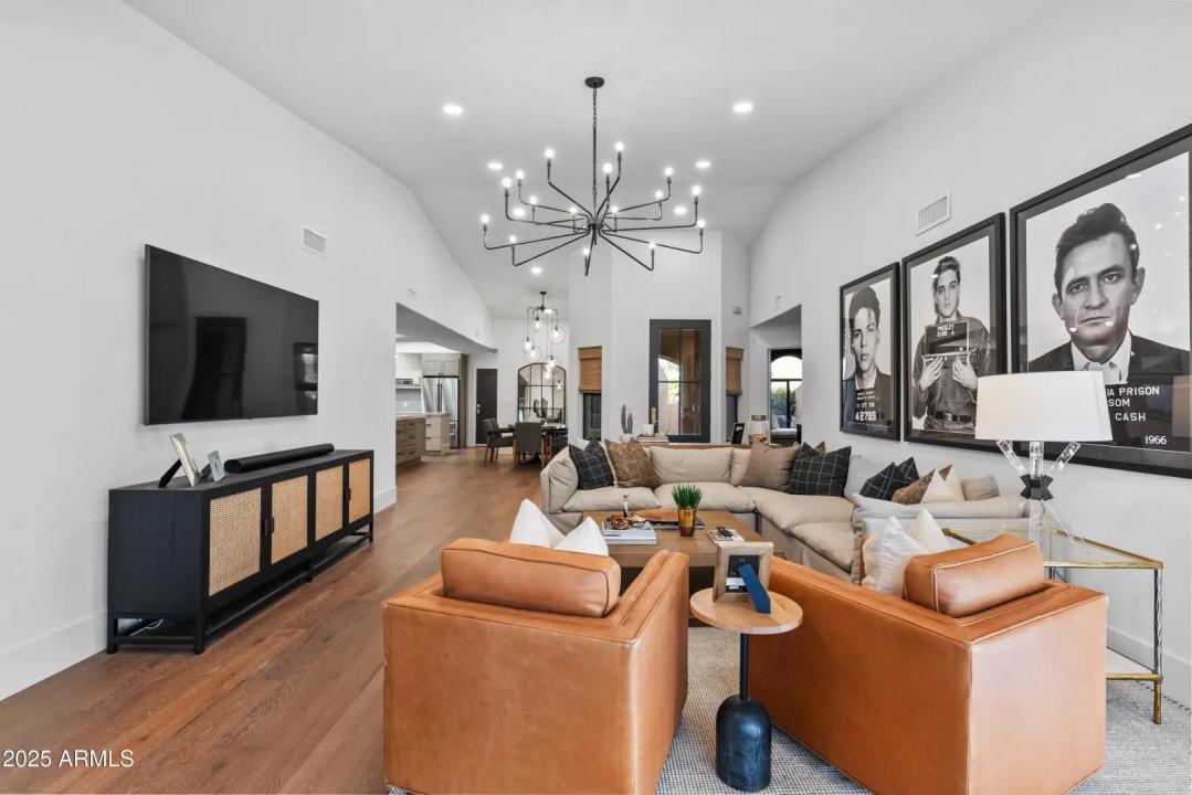 Real Estate Picture 16