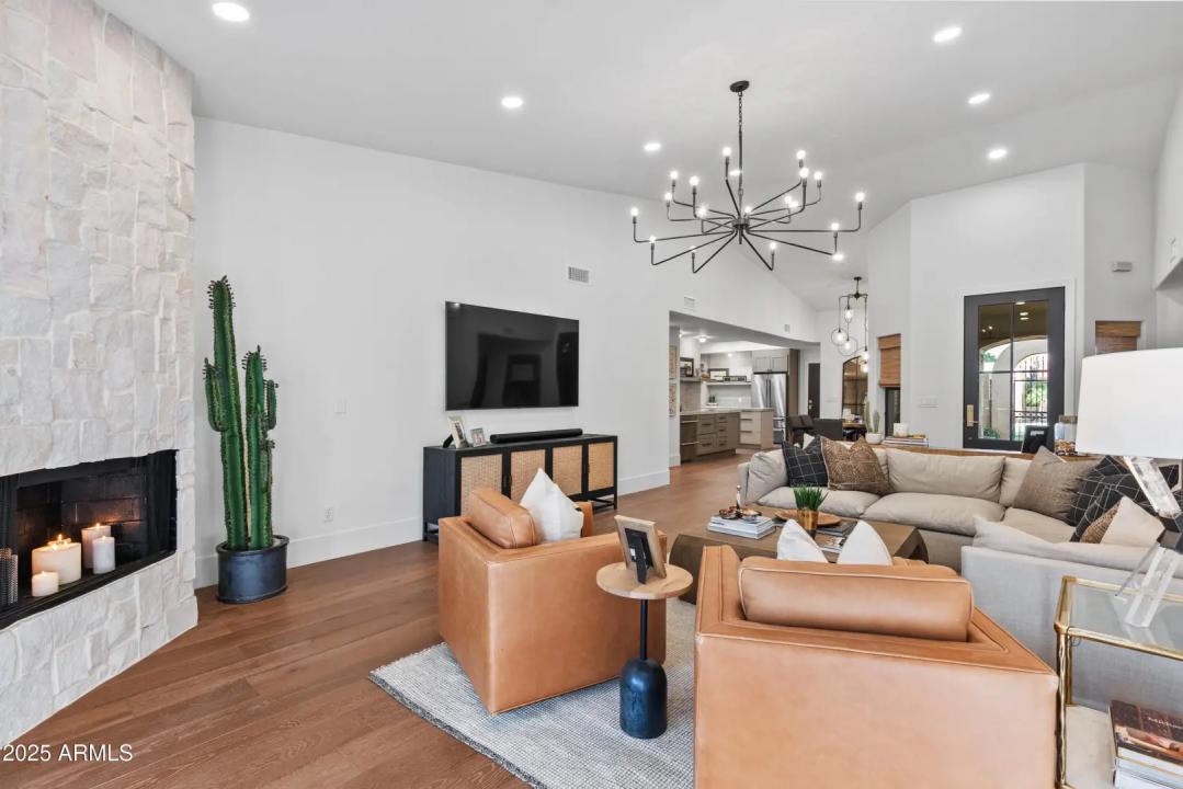 Real Estate Picture 17