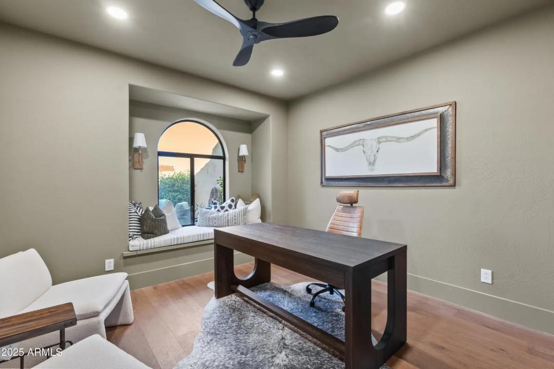 Real Estate Picture 18